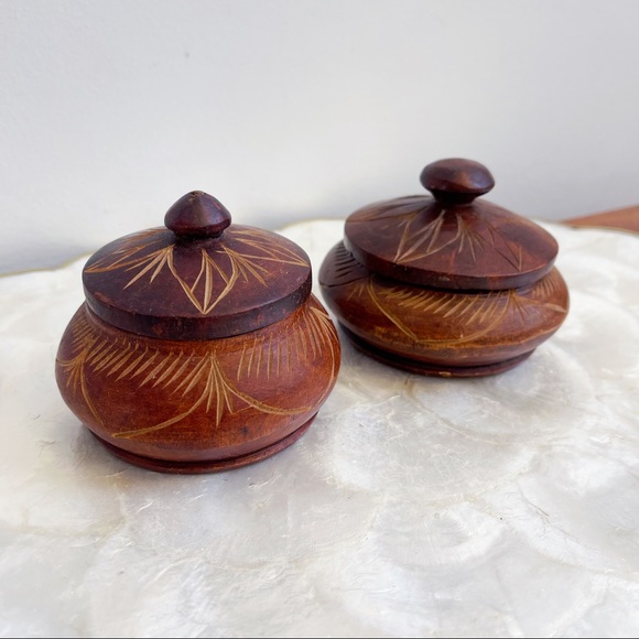 Vintage Hand Carved Small Wooden Bowls Lidded Boho Chic Hole Decor Vanity Decor - Picture 2 of 13